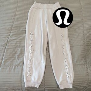 Lululemon high rise braided cream /off white sweatpants Sz 4 small